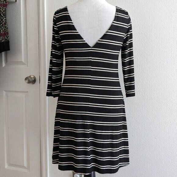Flattering Black and White striped, V back dress from Lumiere Large - Picture 3 of 7